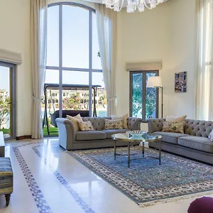 Chic 4br With Assistant And Private Pool On Palm Jumeirah By Deluxe Homes Dubai