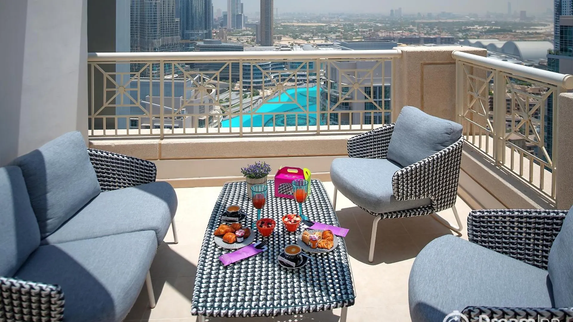 Dream Inn - Apartment With Private Terrace, 29 Boulevard Downtown Dubaï