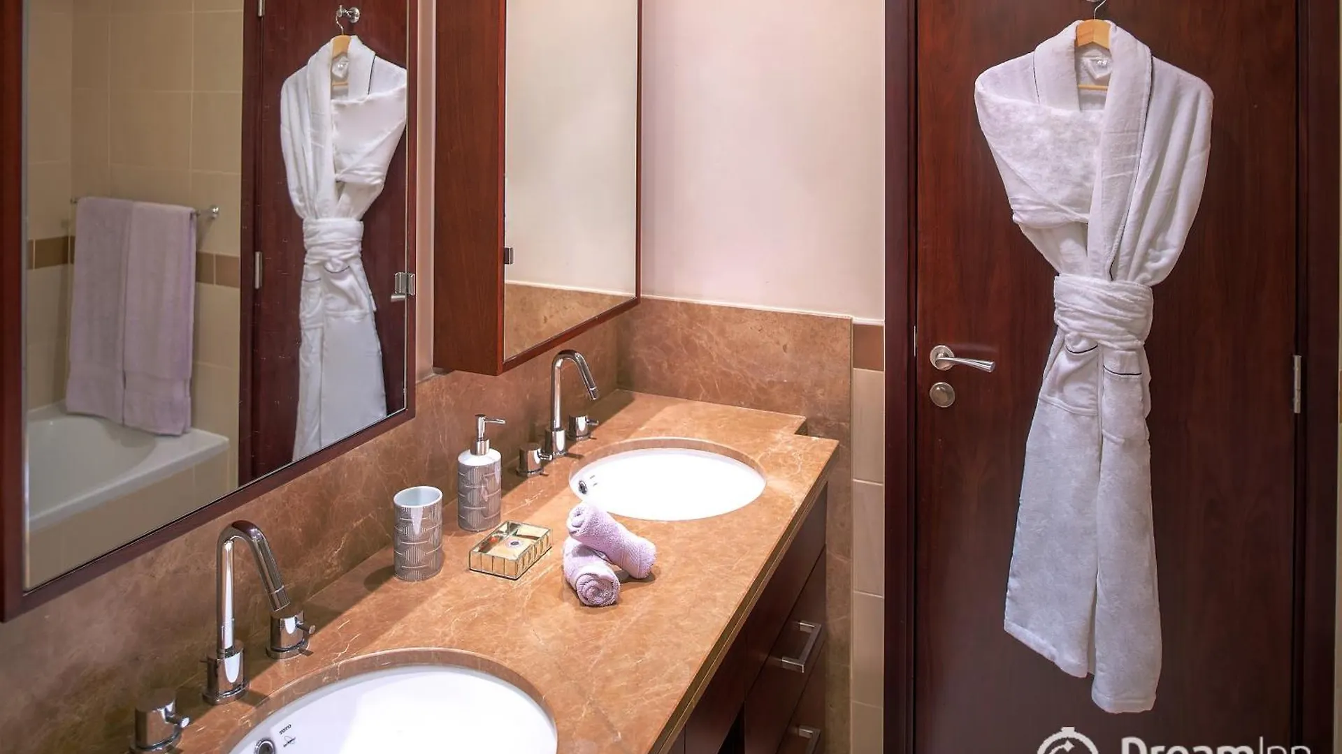 Dream Inn - Apartment With Private Terrace, 29 Boulevard Downtown Dubaï